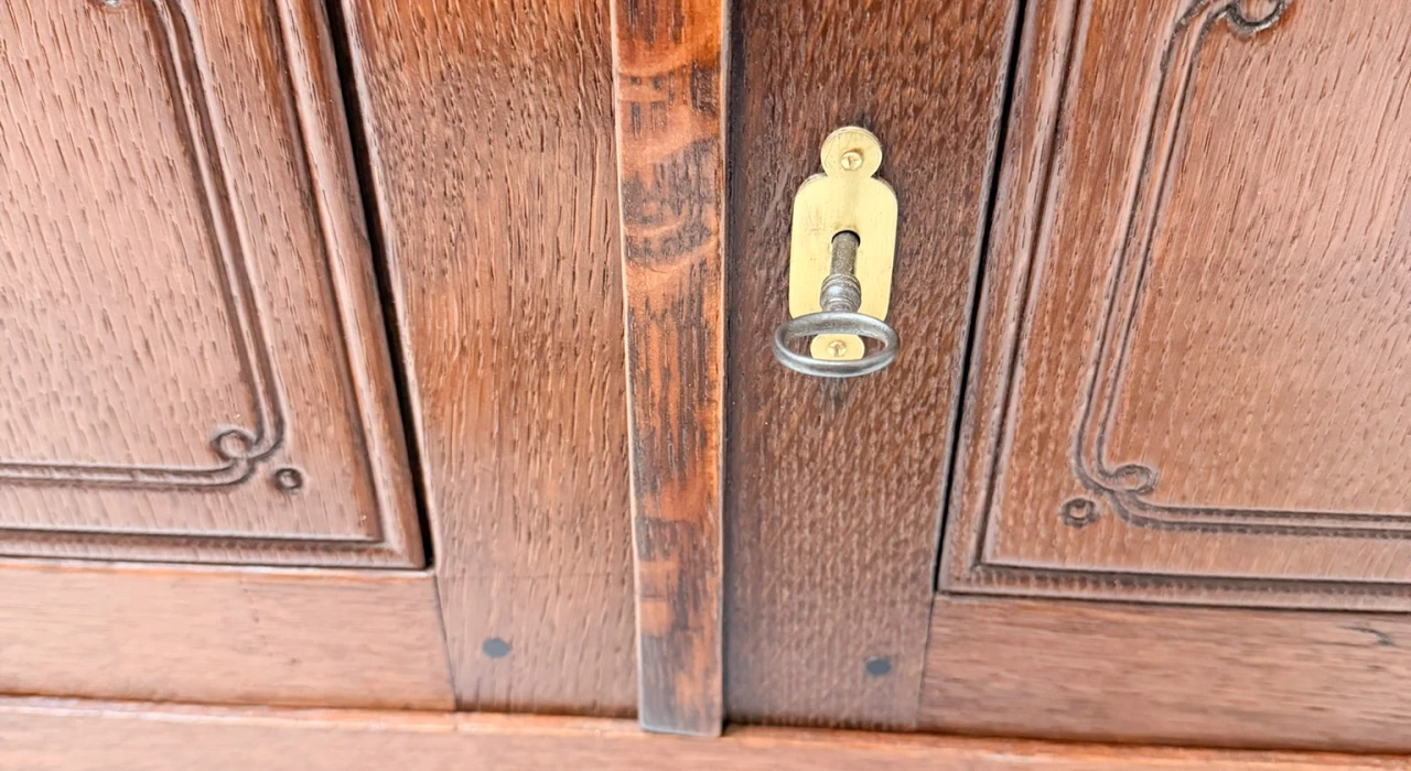 Arts & Crafts Cupboard by Jac. van den Bosch for 't Binnenhuis, 1900s